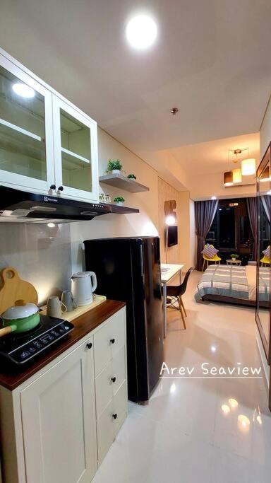 Apartemen Arev Seaview At Pollux Habibie Bluhen Tower 2502 Batam
